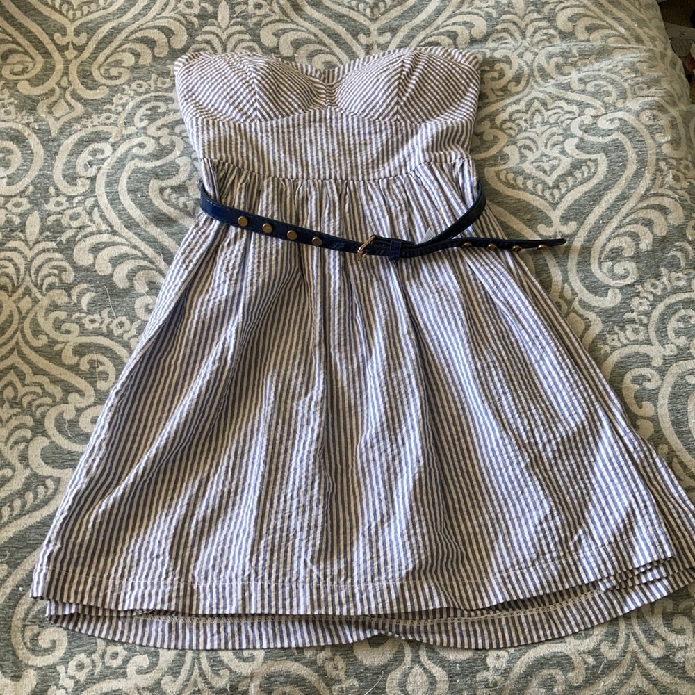 Strapless sear-sucker dress